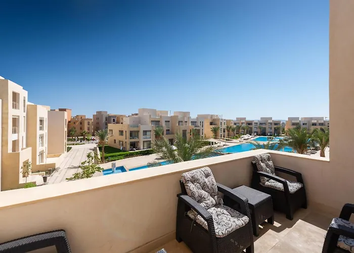 Luxe 3bdr W Private Rooftop Jacuzzi & Access Hurgada