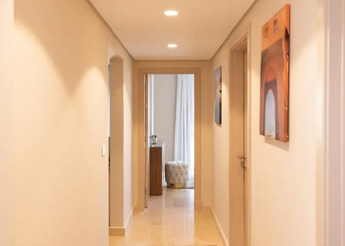 Luxe 3bdr W Private Rooftop Jacuzzi & Access Daire Hurgada