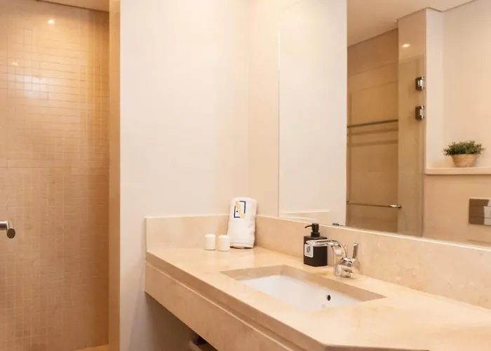 Luxe 3bdr W Private Rooftop Jacuzzi & Access Daire *