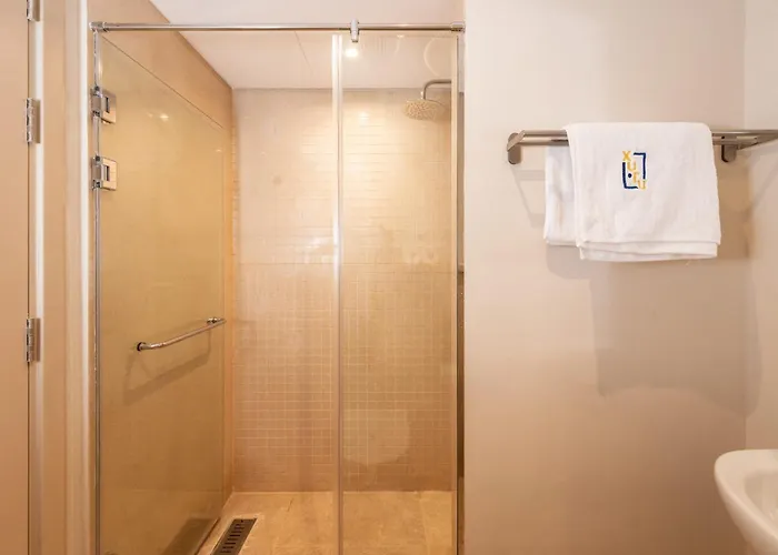 Daire Luxe 3bdr W Private Rooftop Jacuzzi & Access