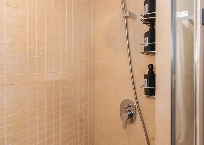 Luxe 3bdr W Private Rooftop Jacuzzi & Access Hurgada
