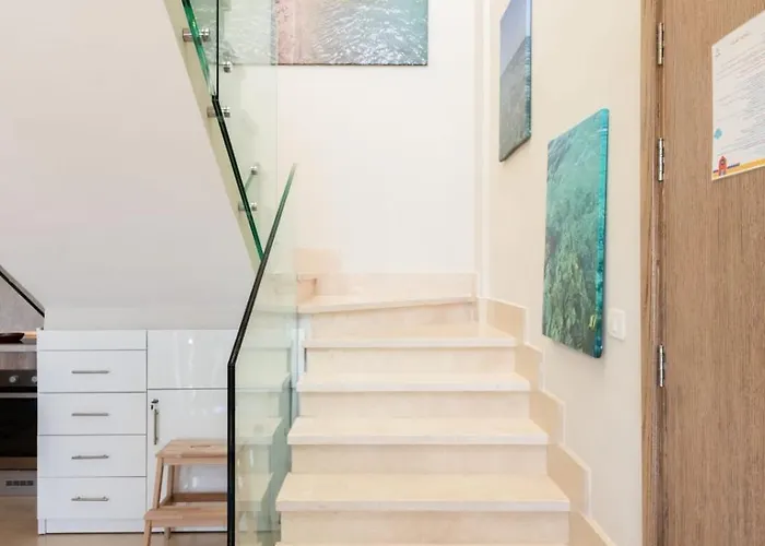 Daire Luxe 3bdr W Private Rooftop Jacuzzi & Access