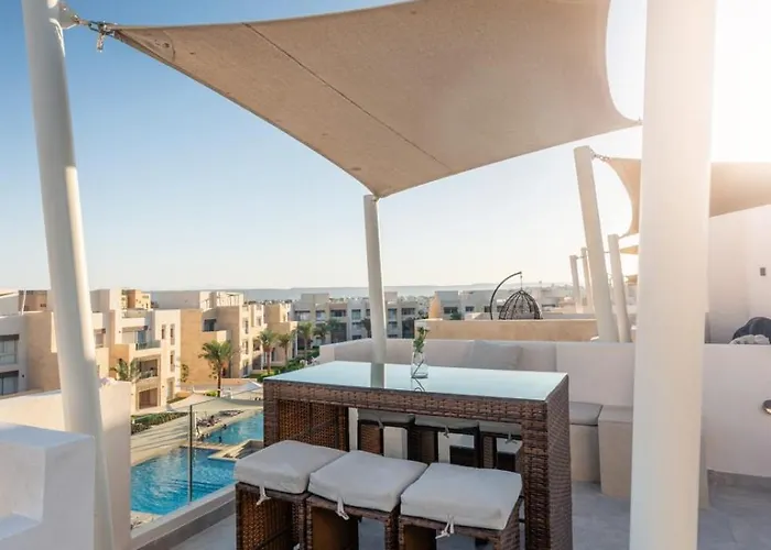 Luxe 3bdr W Private Rooftop Jacuzzi & Access Daire Hurgada