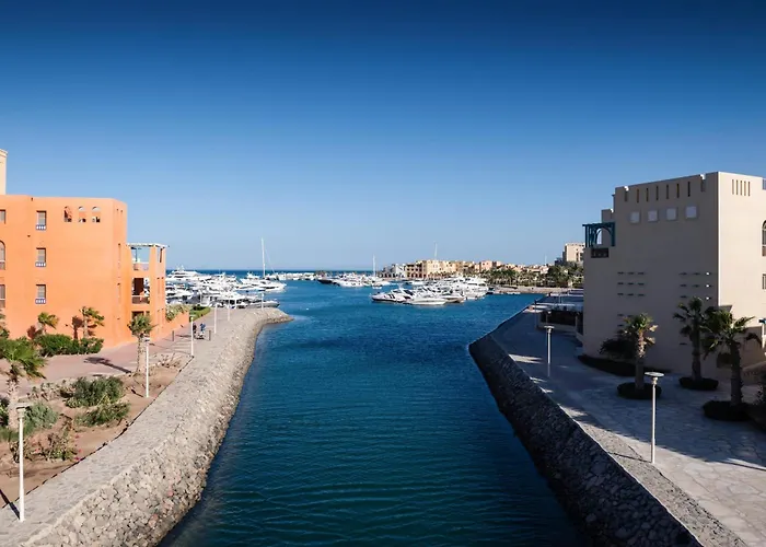 Luxe 3bdr W Private Rooftop Jacuzzi & Access Daire Hurgada